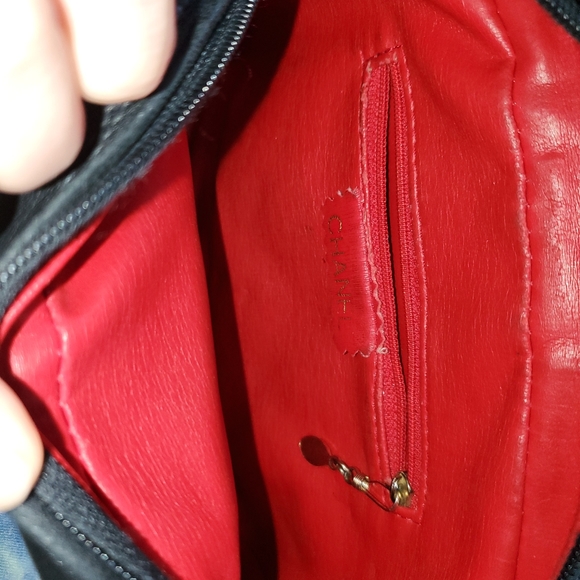 Vintage 1980 Chanel purse - Picture 6 of 6